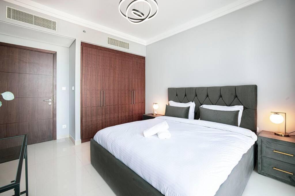 Magnificent Brand New Lux 3Br Burj & Fountain View Apartment Dubai Luaran gambar