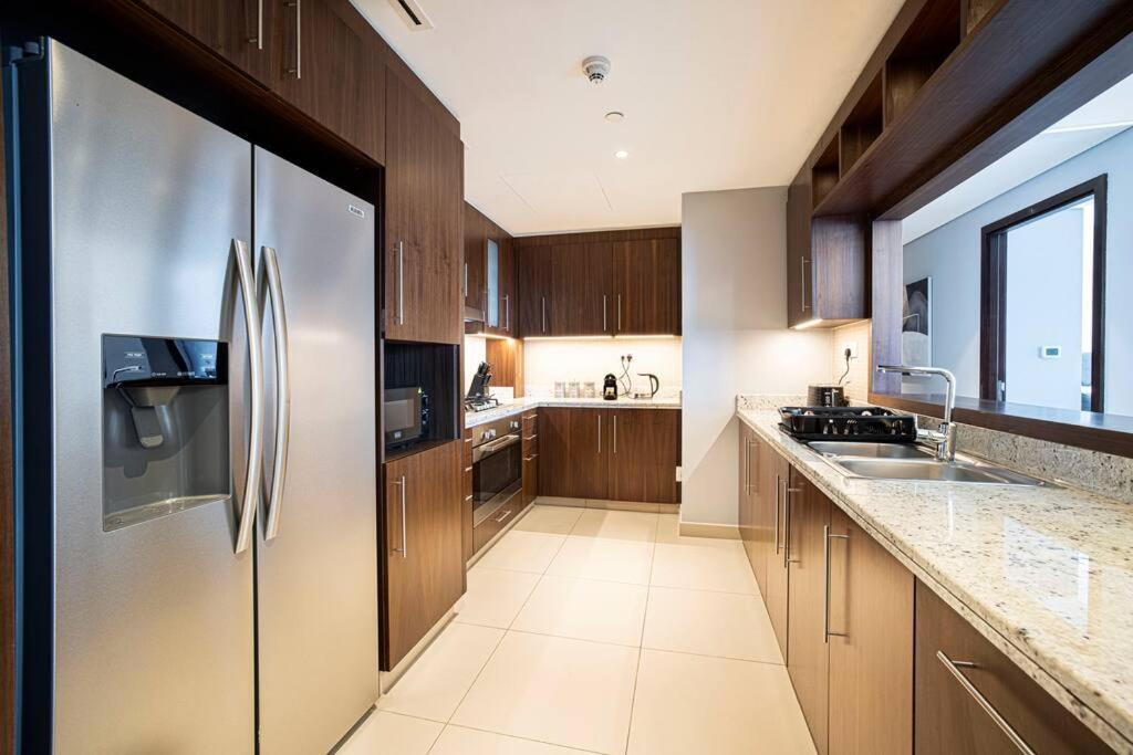 Magnificent Brand New Lux 3Br Burj & Fountain View Apartment Dubai Luaran gambar