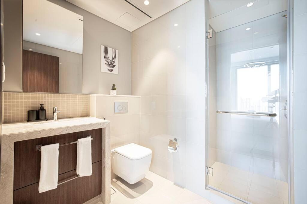Magnificent Brand New Lux 3Br Burj & Fountain View Apartment Dubai Luaran gambar